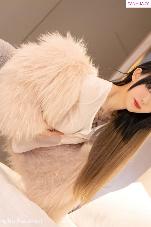 小奶瓶呜呜  [XiuRen]高清写真图 2022.01.10 No.4441 奶瓶第4张图片